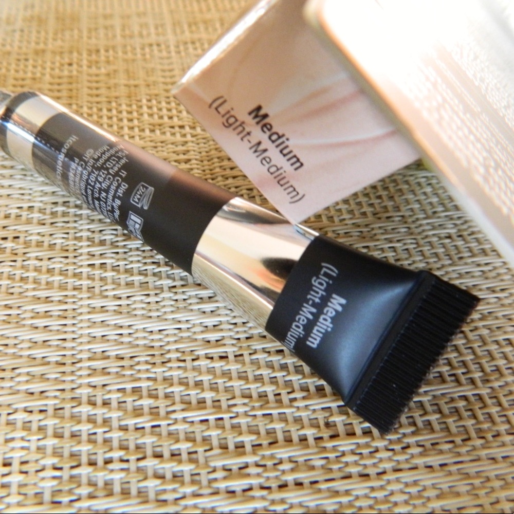 3/$33 Bye Bye Under Eye Anti-Aging Concealer - Picture 4 of 4